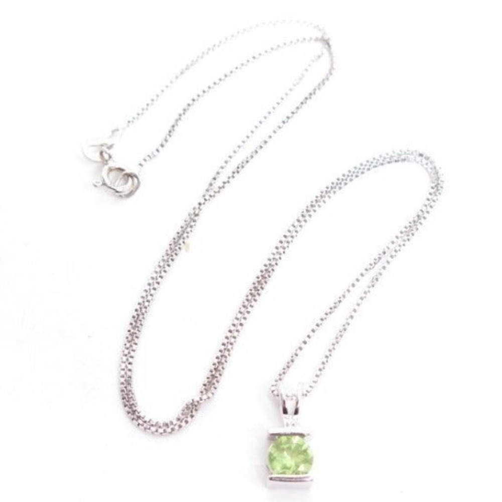 Classic Sterling Silver Chain Green Peridot Pendant Chain Necklace